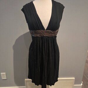 Urban Behavior Women’s Deep V-Neck Braided Waist Dress | Size Large | Black